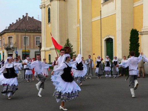 A kép forrása: itthon.hu  - Gyöngy Nemzetközi Folklórfesztivál